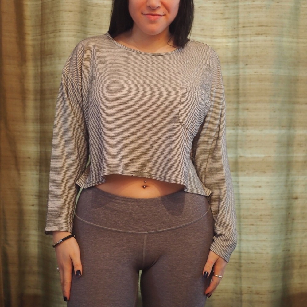 Cropped, lightweight long-sleeve shirt.